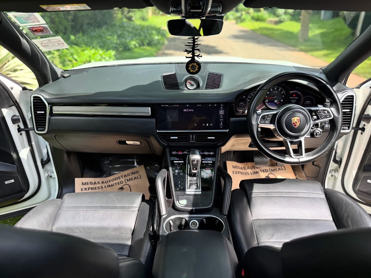 2019 Porsche Cayenne - Dashboard